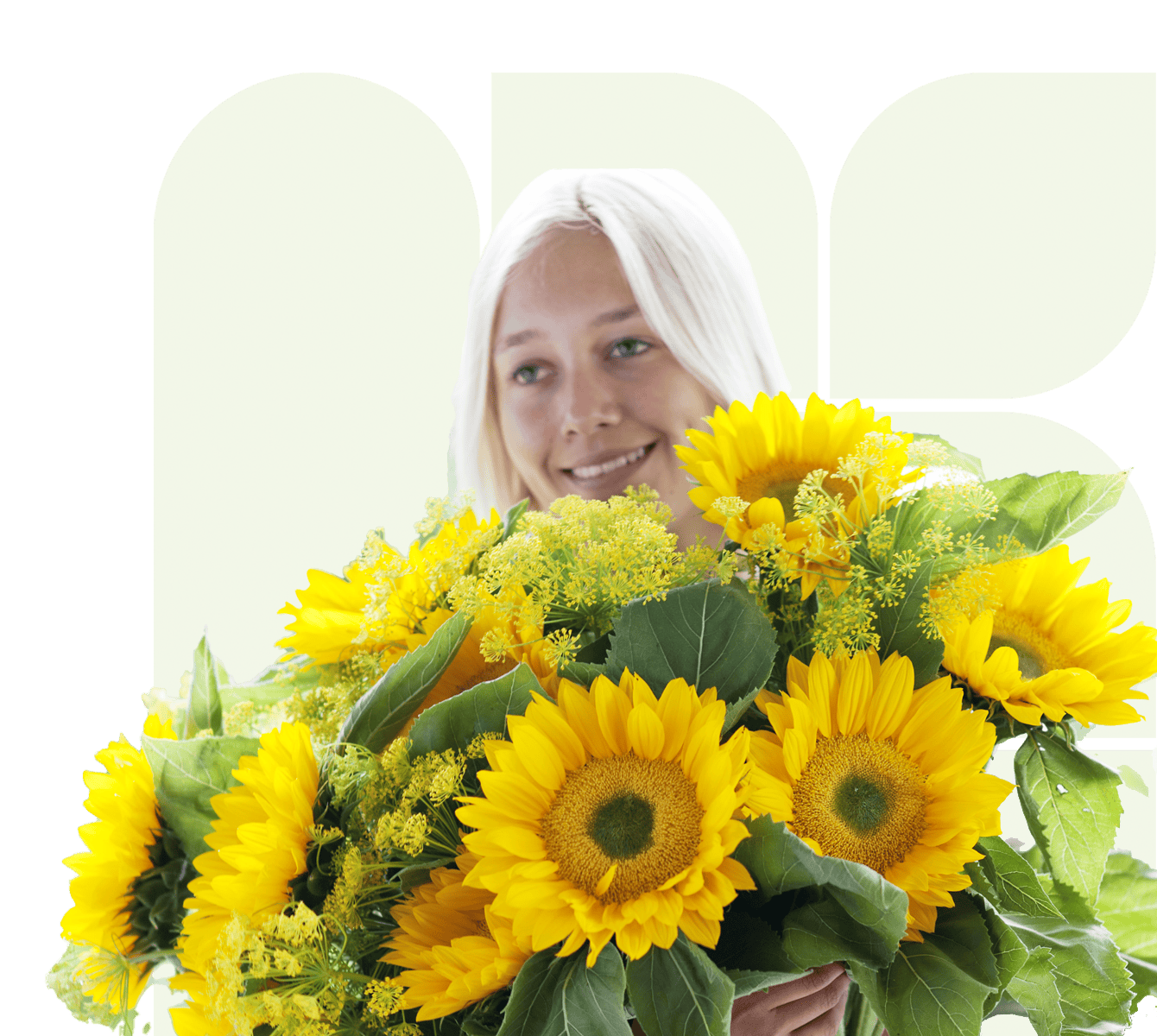 Bloemen bezorgen, dame met grote bos zomerbloemen die vandaag zijn bezorgd